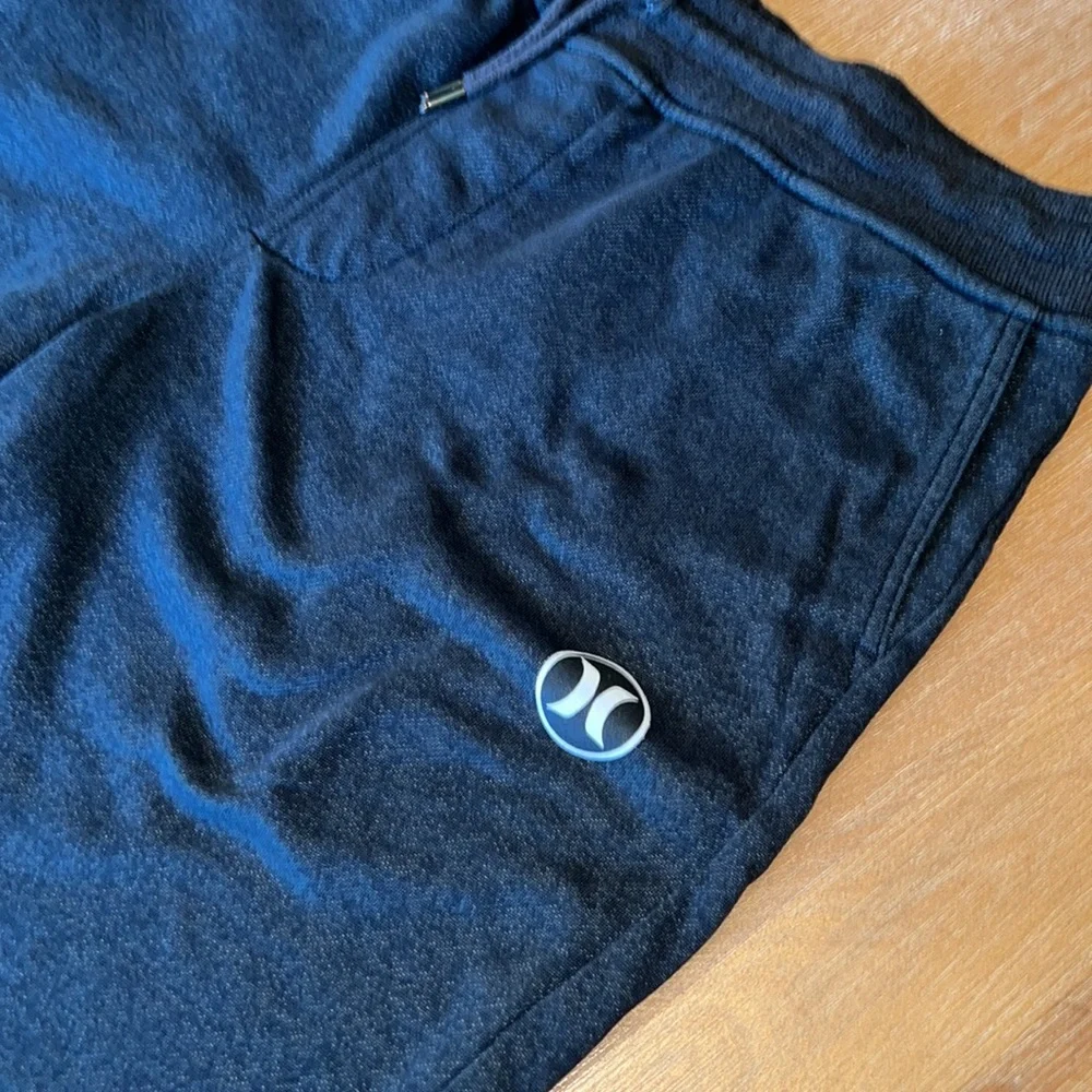 Hurley dri fit shorts. Size L - Picture 2 of 6